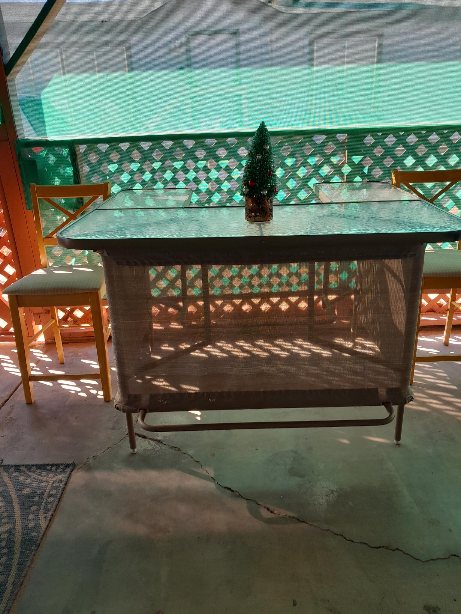 Cocktail Bar for 100 in Bullhead City, AZ For Sale & Free — Nextdoor