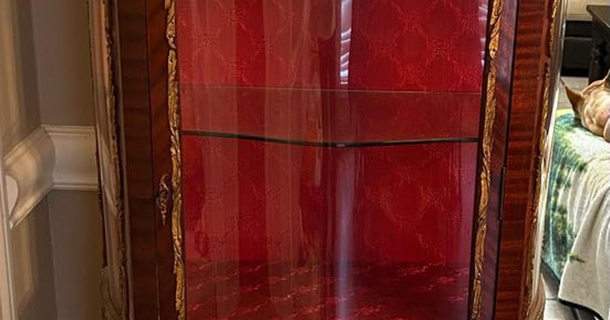 2 antique curios in Plano, TX For Sale & Free — Nextdoor