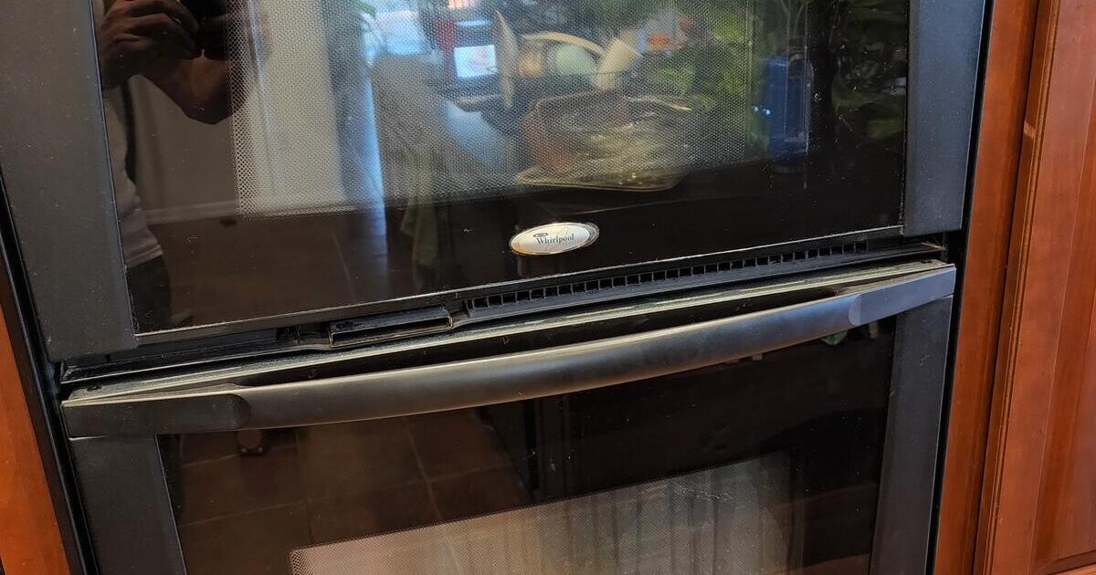 FREE GE Whirlpool Gold Wall Oven/Microwave Combo for Free in Chandler