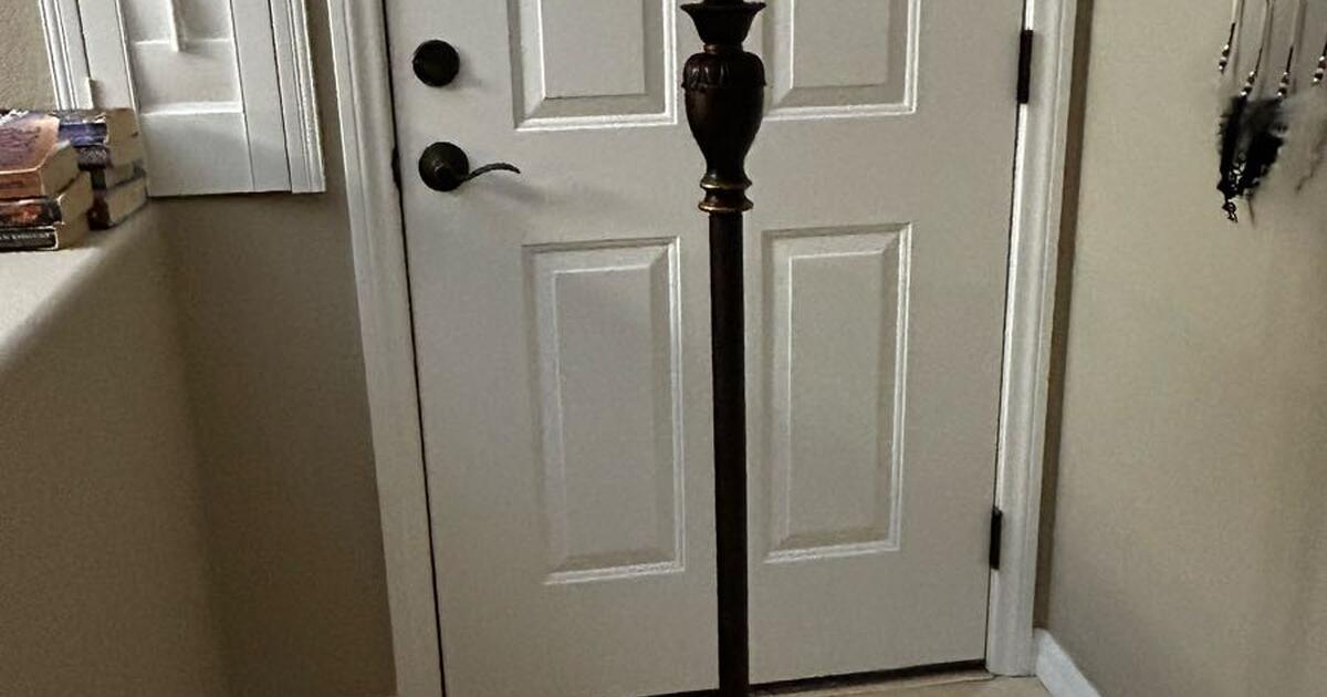 Floor Lamp for 20 in Mesquite, NV For Sale & Free — Nextdoor
