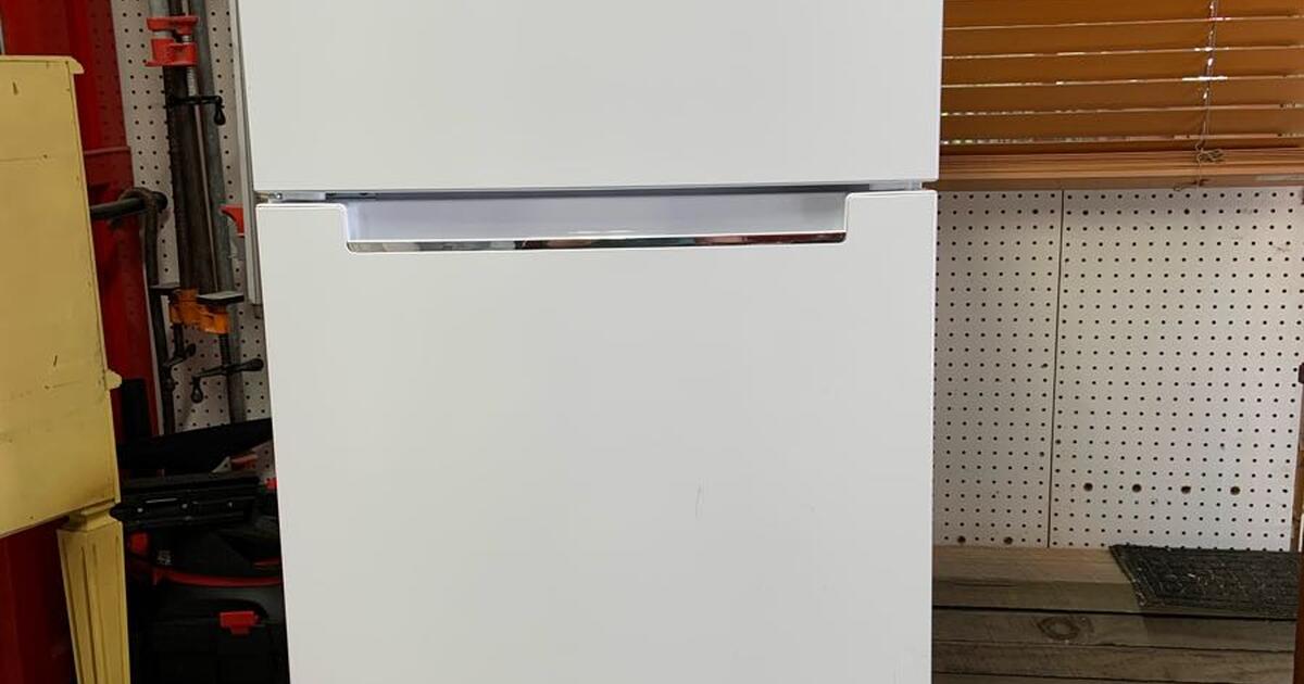 Magic Chef refrigerator/freezer for 150 in Ellijay, GA For Sale