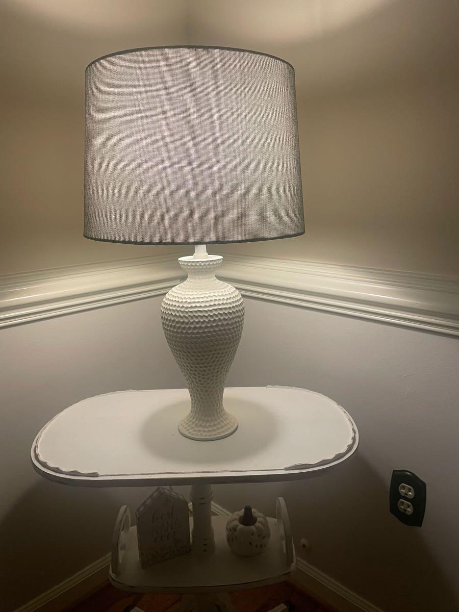 White Textured Table Lamp