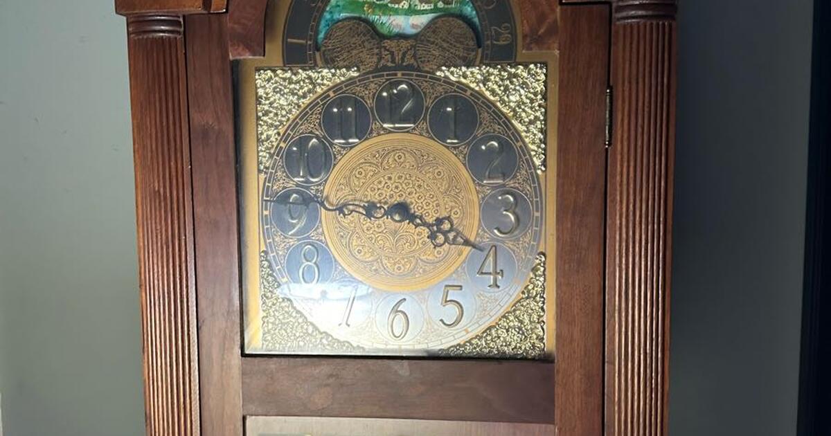Grandfather clock (pending) for Free in Katy, TX For Sale & Free — Nextdoor