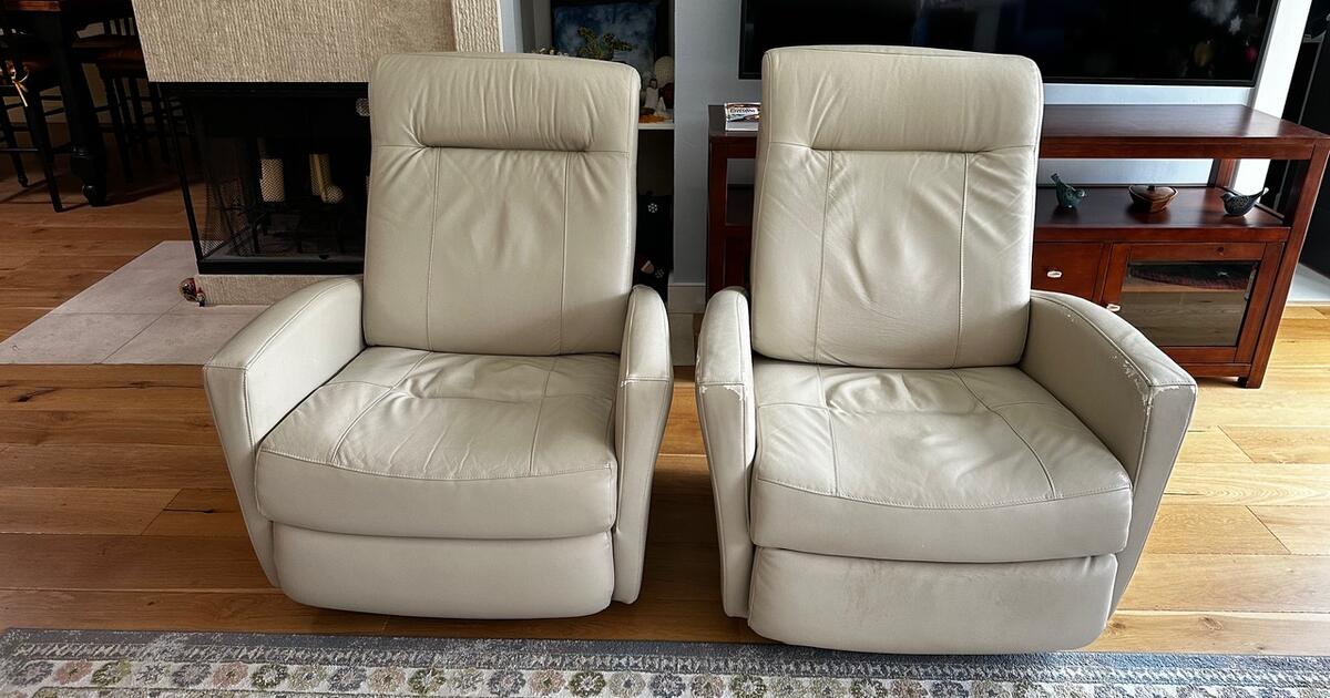 2 electricoperated recliner chairs for Free in San Diego, CA For