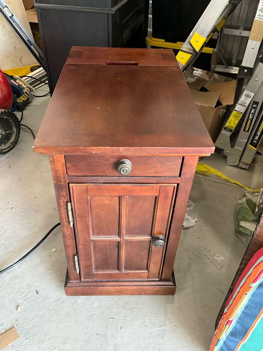 Side table for 50 in Firestone, CO For Sale & Free — Nextdoor