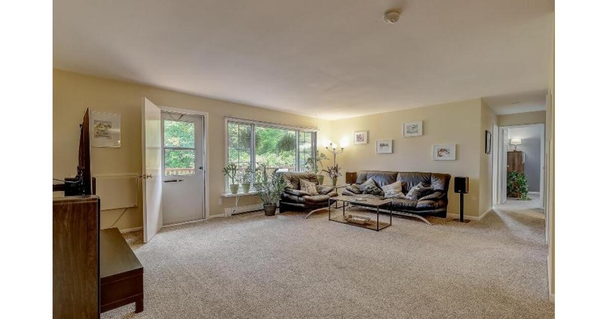 Rent Thiensville Condo 1,850/mo in Mequon, WI For Sale & Free