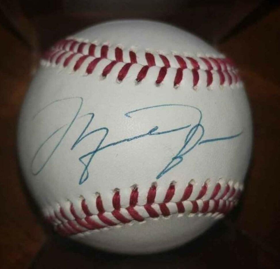 Autographed Sports Memorabilia for sale for 15000 in Albuquerque, NM