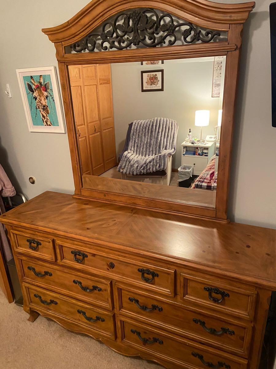 Dresser and mirror for $150 in Burnsville, MN | For Sale & Free — Nextdoor