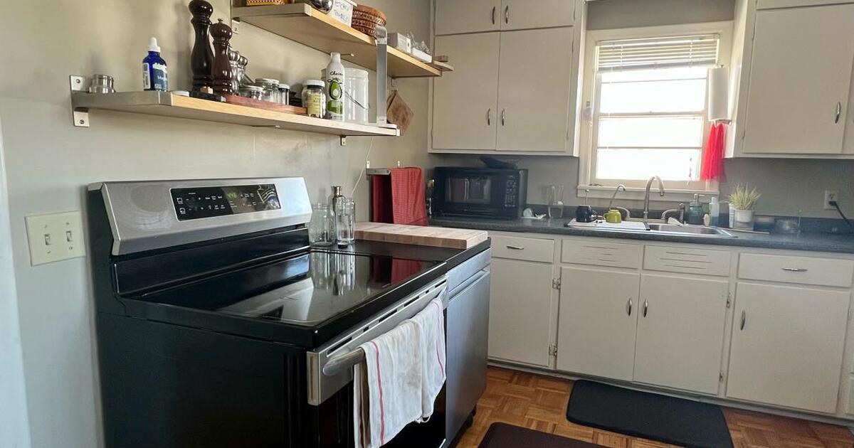 Duplex For Rent in Uptown for 1600 in Minneapolis, MN For Sale