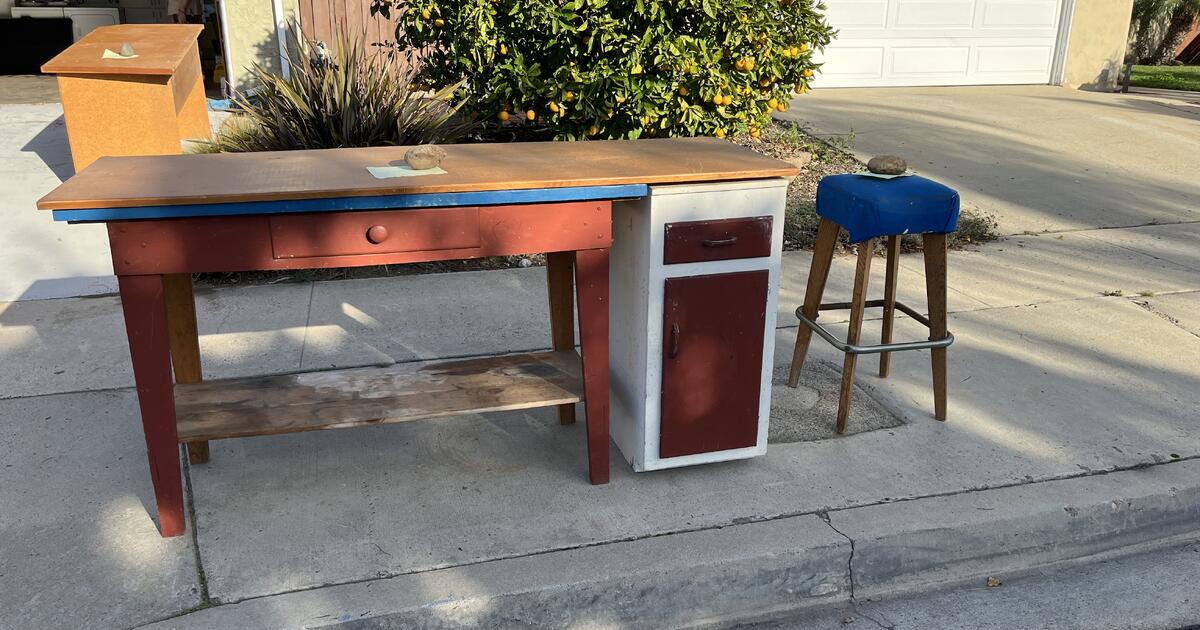 Free workbench and garage table and stool for Free in San Diego, CA