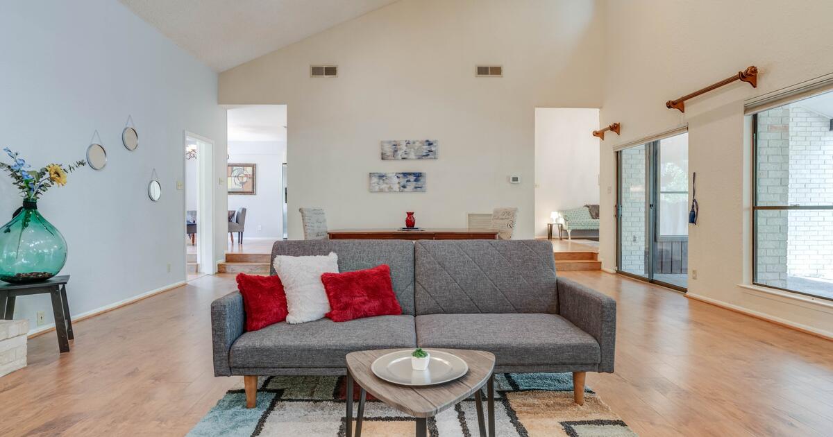 Futon for 100 in El Paso, TX For Sale & Free — Nextdoor