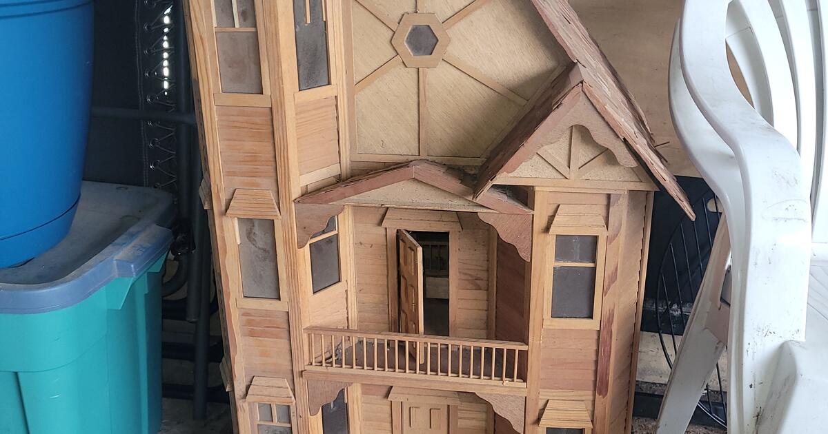Dollhouse And Furniture for Free in Minneapolis, MN For Sale & Free
