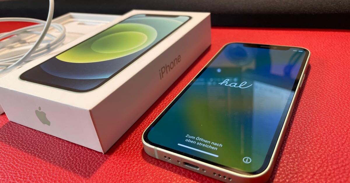 (Mint condition)iPhone 12 mini 256GB with apple care for 480 in