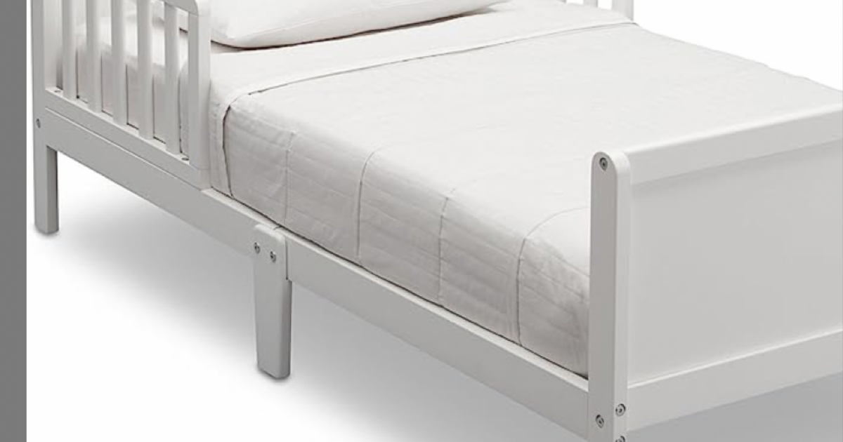 Toddler bed with mattress lightly used for 50 in TX For