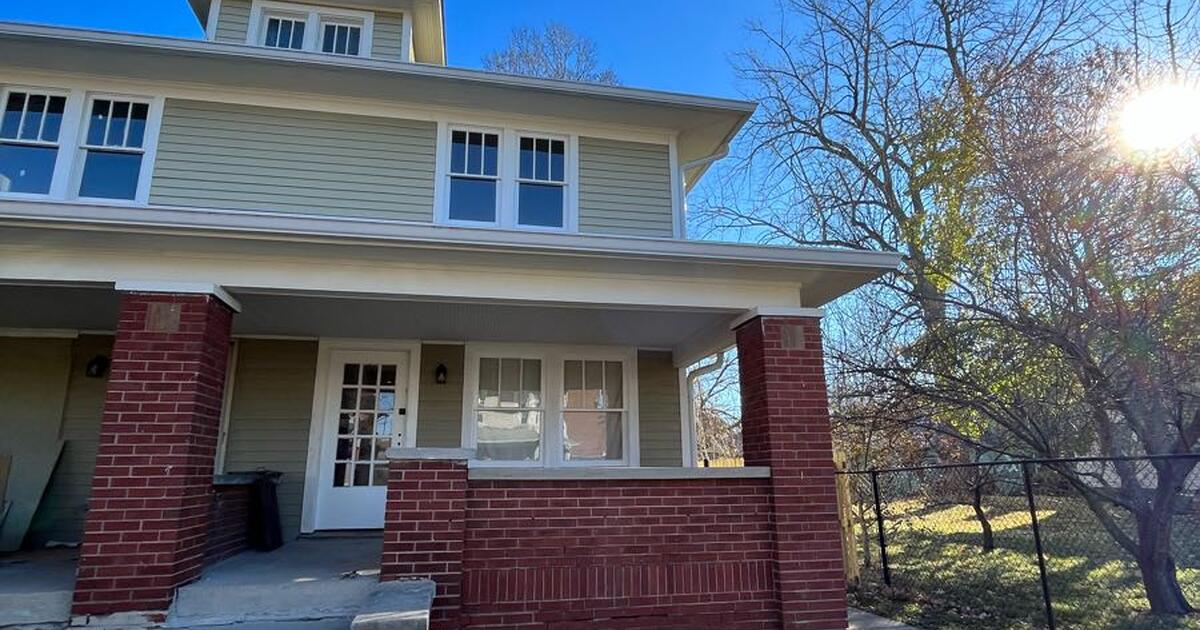 Mapleton Fall Creek Duplex for 1600 in Indianapolis, IN For Sale