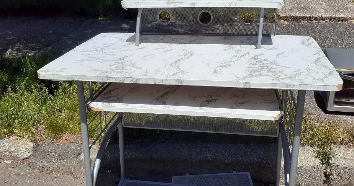 Free On Curb Kilburn Avenue Lincoln for Free in Lincoln, RI For