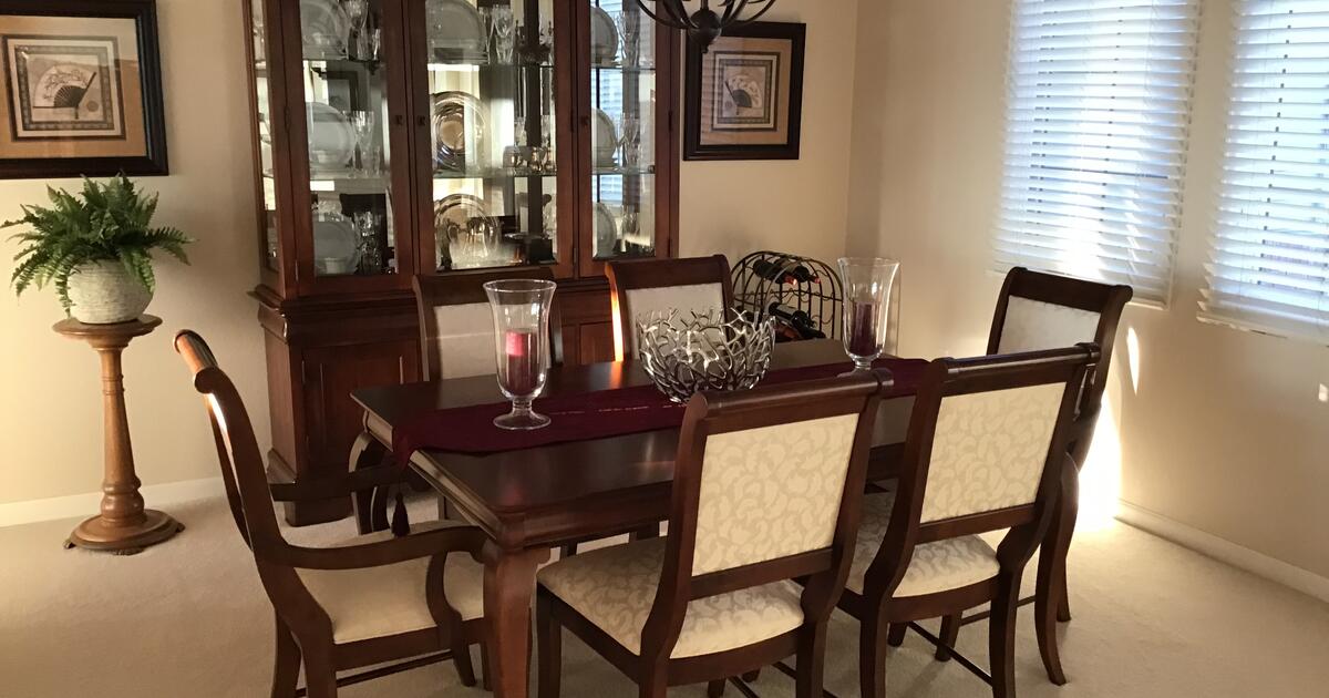 Kincaid Dining Room Table, Chairs and Lighted Hutch for 400 in