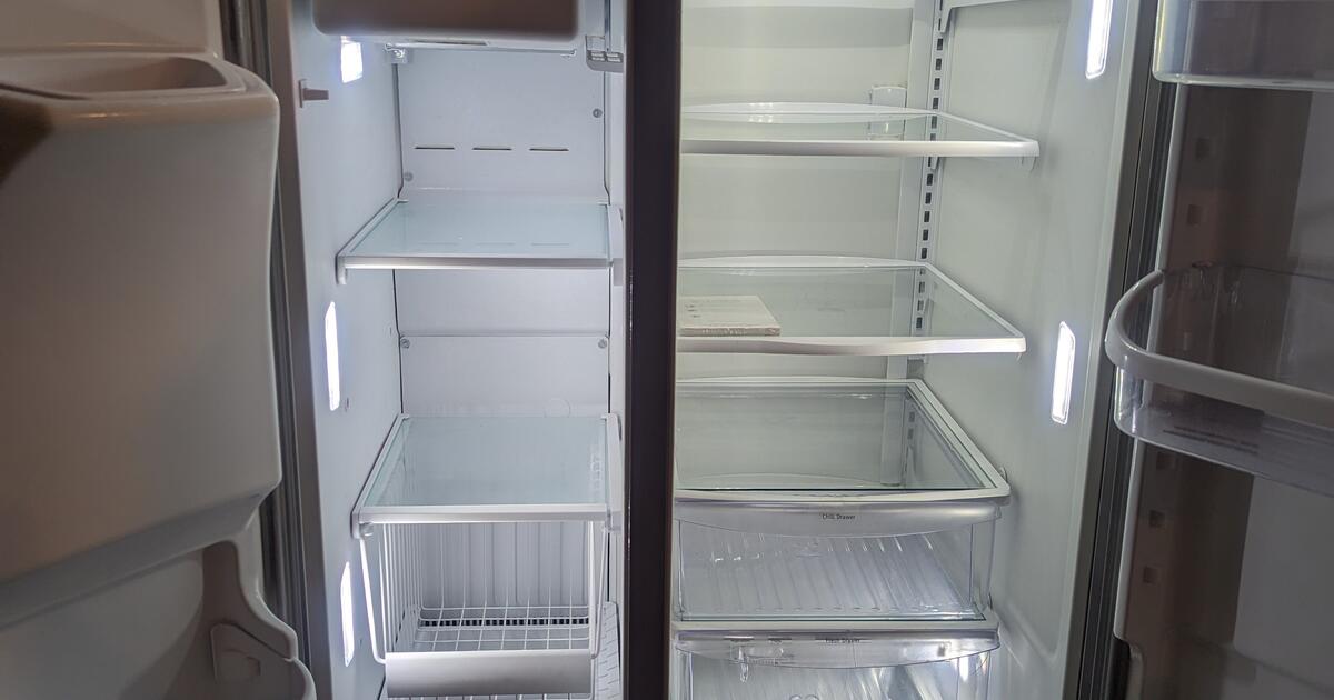 Frigidaire Side By Side Refrigerator/ Freezer for 150 in Murfreesboro