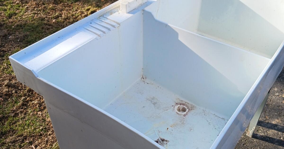 fiberglass laundry tubs for 20 in Pittsburgh, PA For Sale & Free