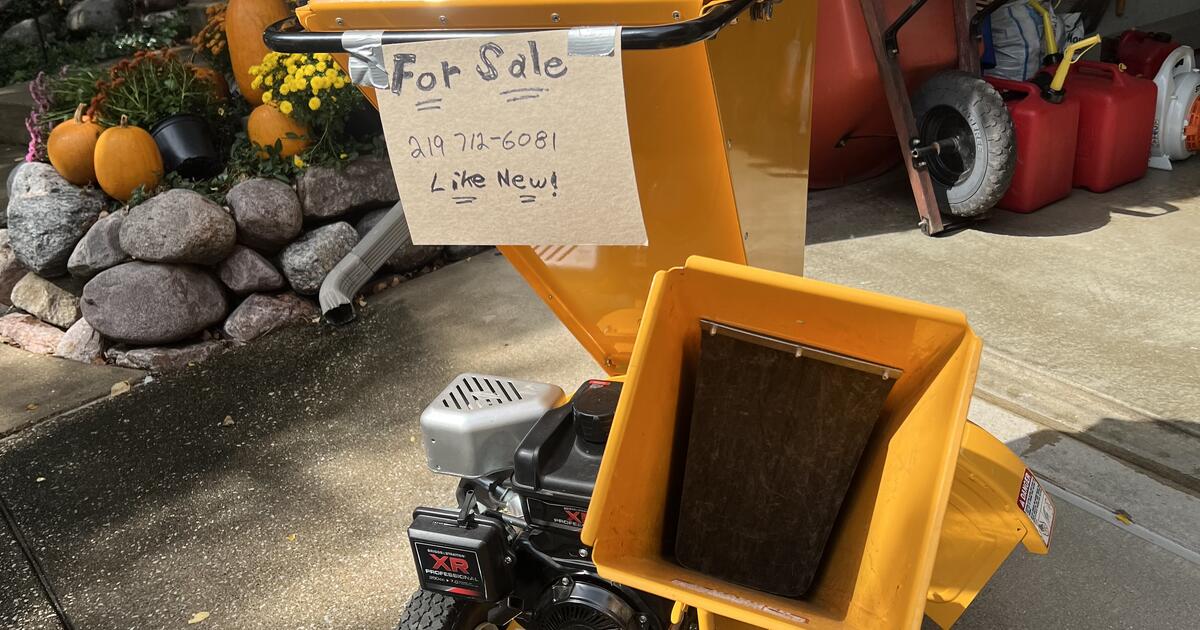 CUB CADET CHIPPER/SHREDDER CS3310 for 600 in Valparaiso, IN For Sale