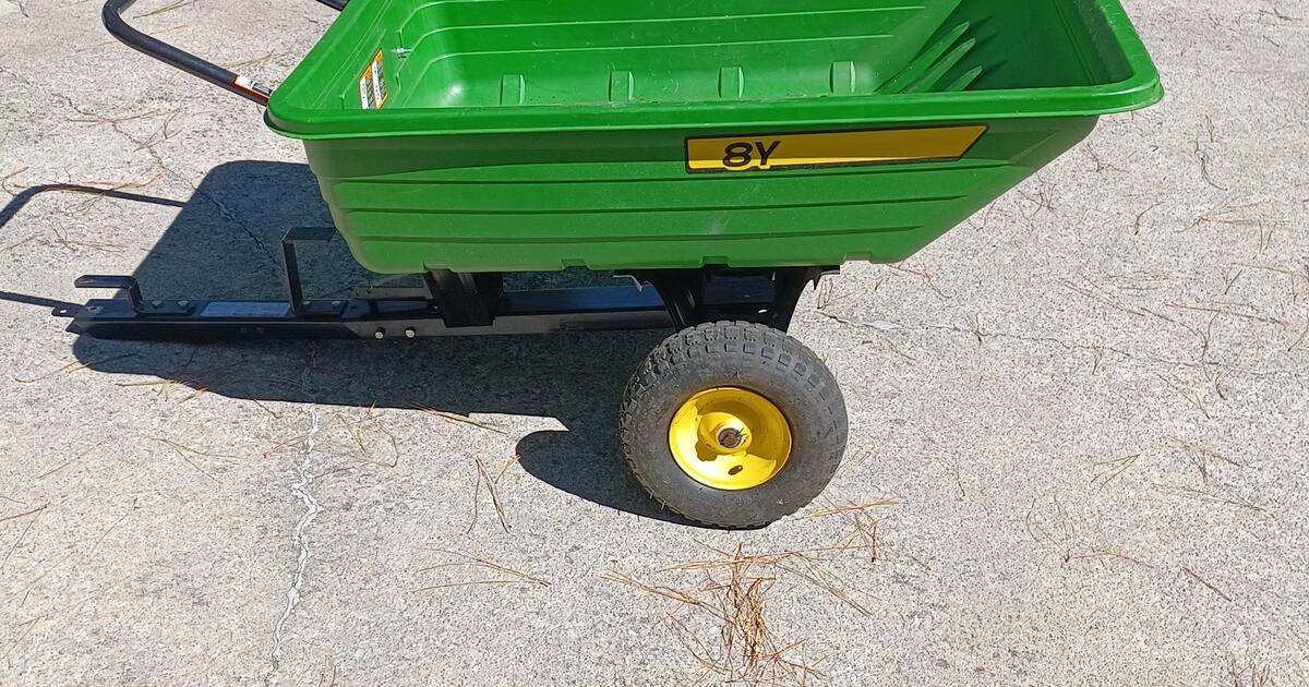 John Deere 8 cu.ft poly dump cart in Loudon, TN | Finds — Nextdoor