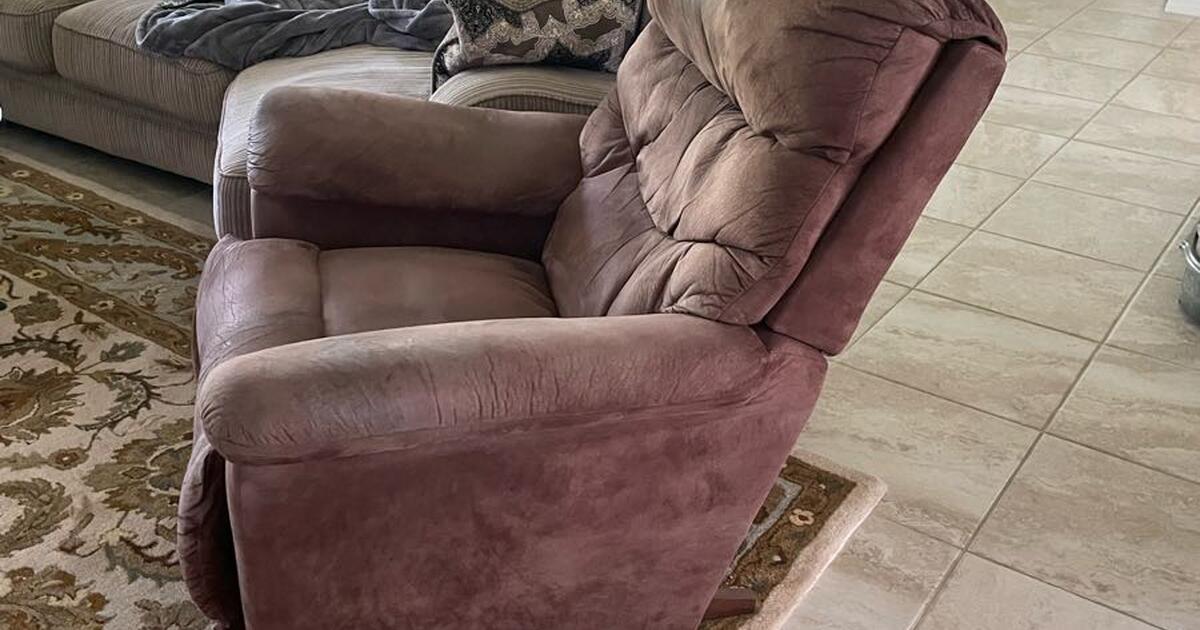 Recliner Chair for Free in Kissimmee, FL Finds — Nextdoor