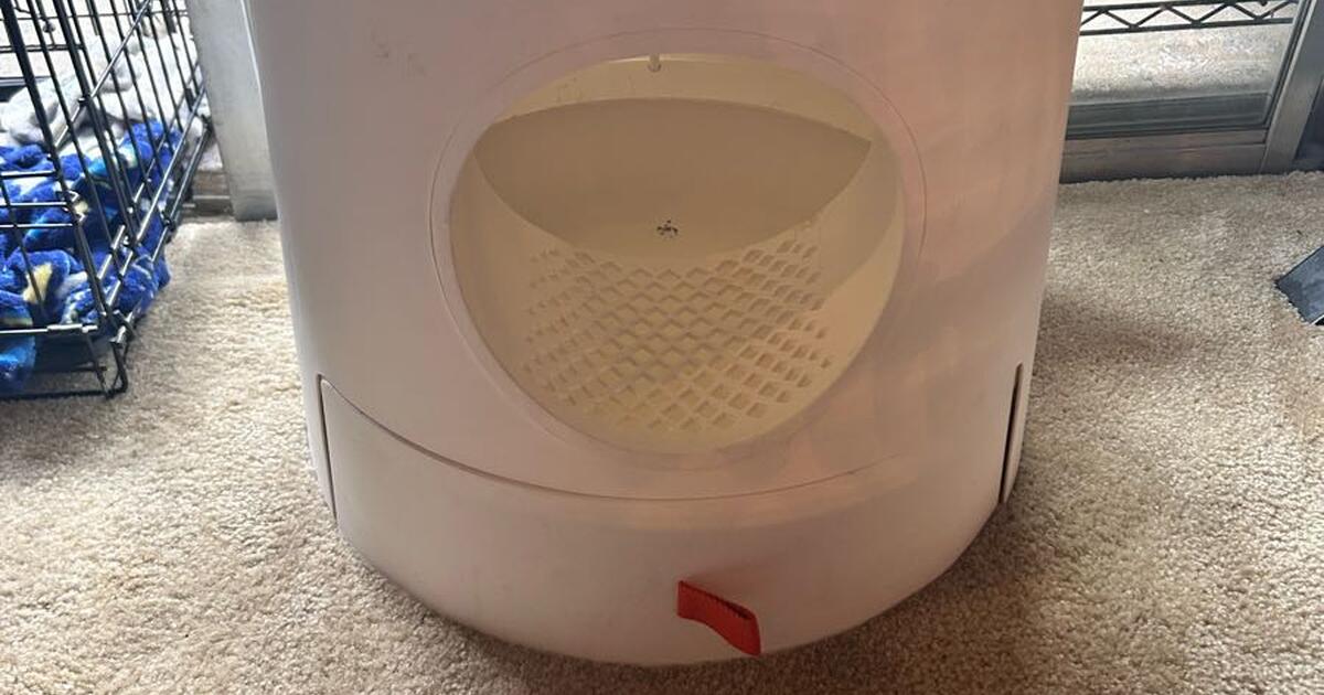Fancy litter box for sale! for 50 in Dallas, TX For Sale & Free