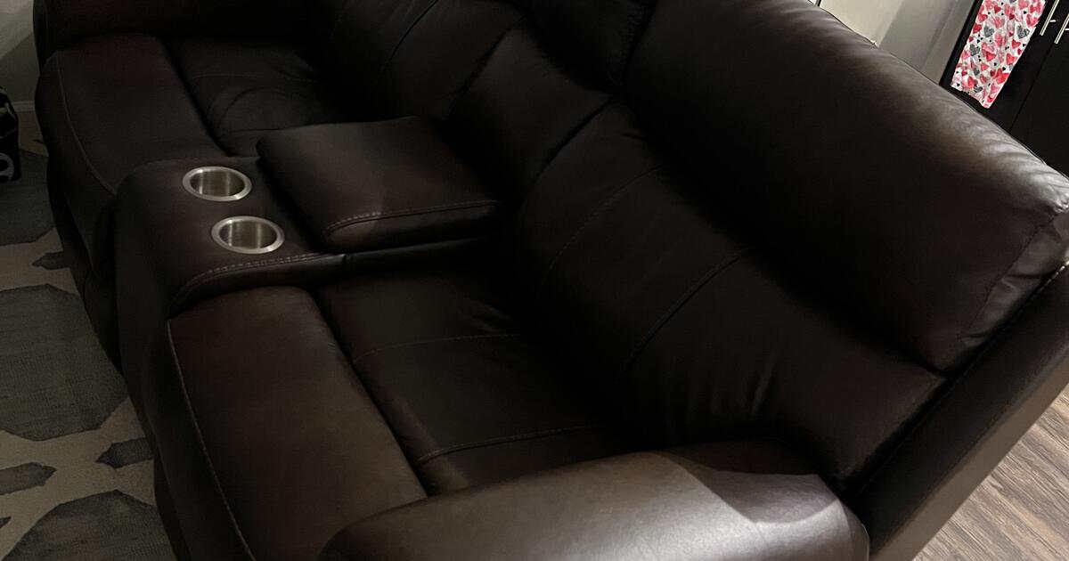 Broyhill Brown Leather Loveseat Power Recliner with Console and USB