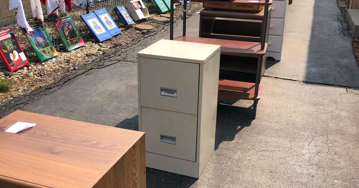 Garage Sale today until 200pm. in Palos Heights, IL Finds — Nextdoor