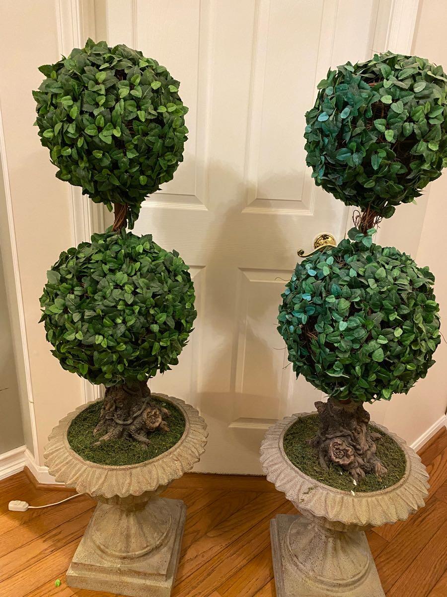 Artificial Ivy Balled Topiary trees for 100 in Charles Town, WV For