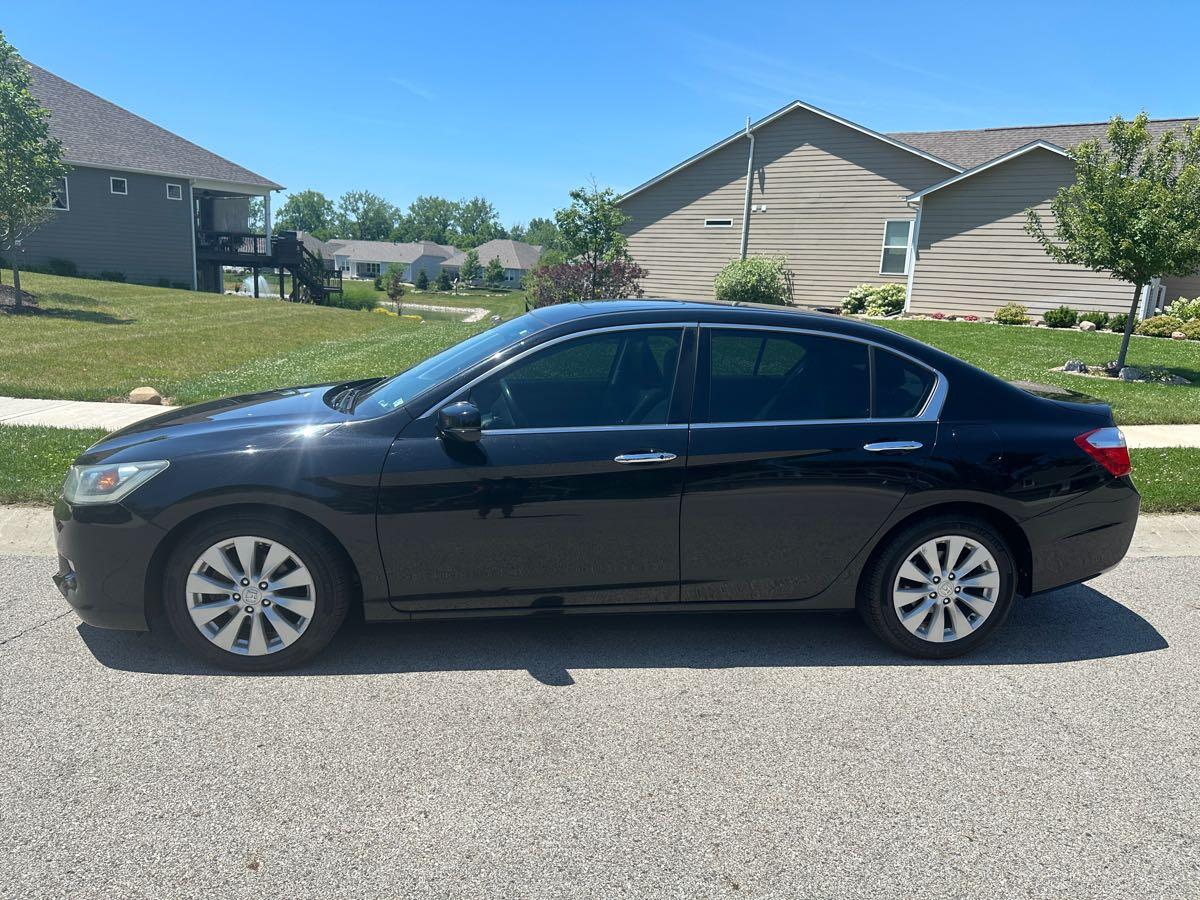 2014 Black Honda Accord 4 door 6 cylinder for $5000 in Westfield, IN ...