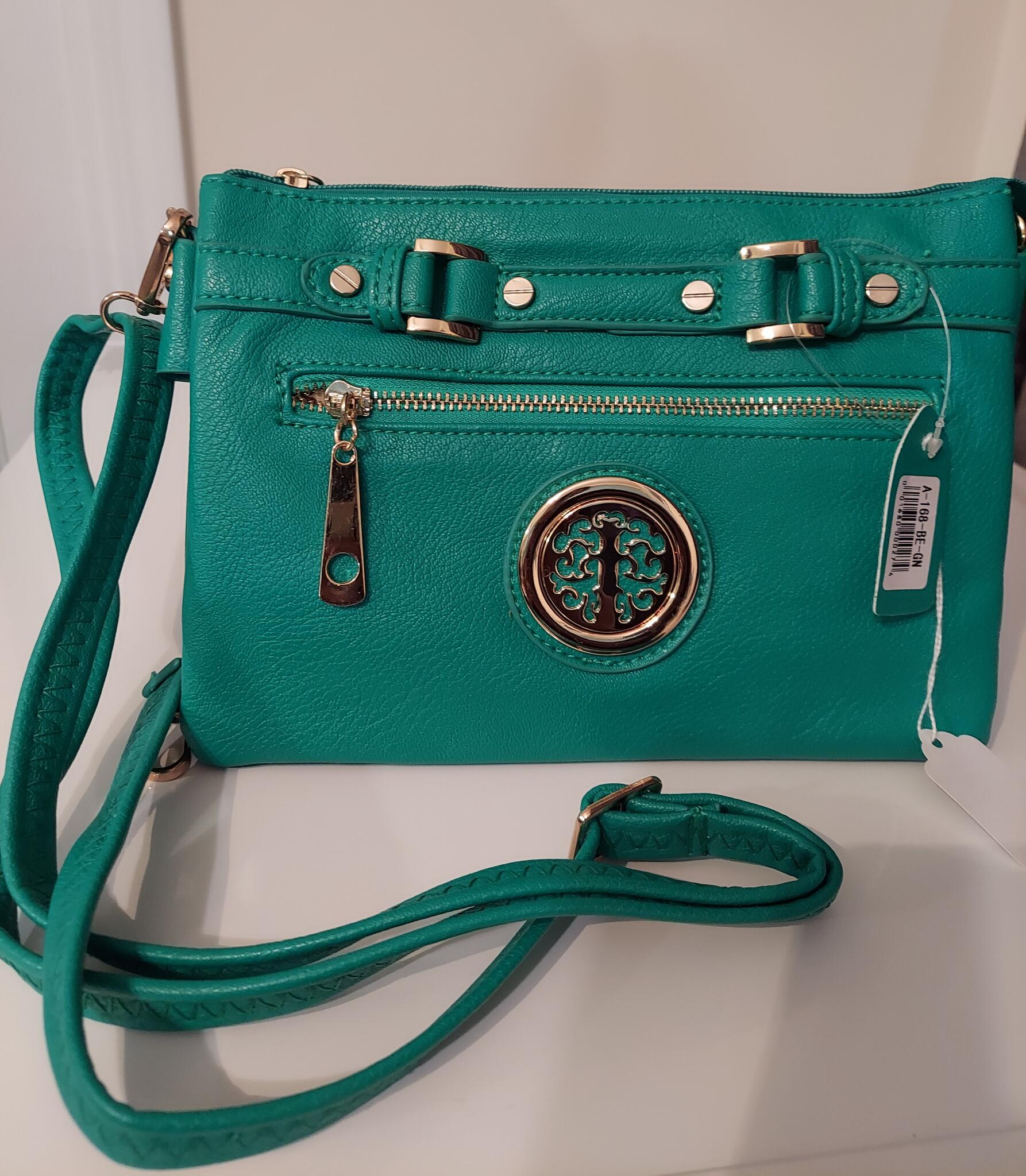 Brand New Green Clutch Handbag for 10 in Durham, NC For Sale & Free — Nextdoor