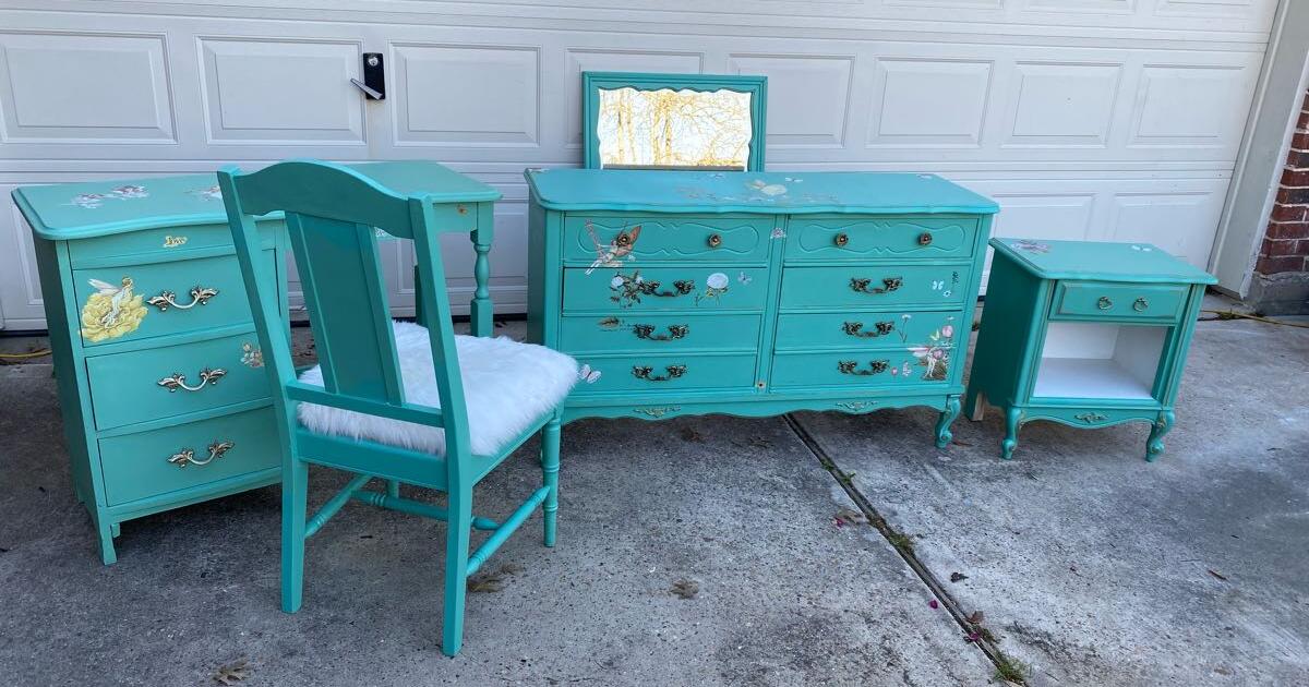 🌻 Beautiful custom painted little girls bedroom set for 275 in Montgomery, TX For Sale & Free