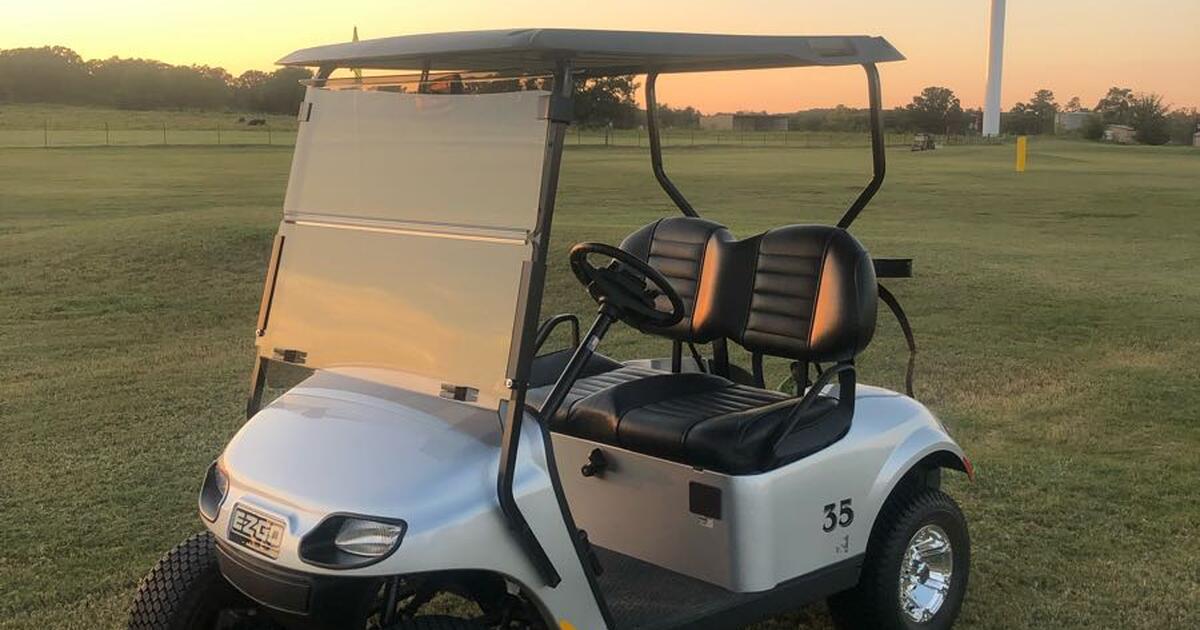2021 EZGO EX1 Gas Golf Cart 5995 for 5995 in Gainesville, TX For