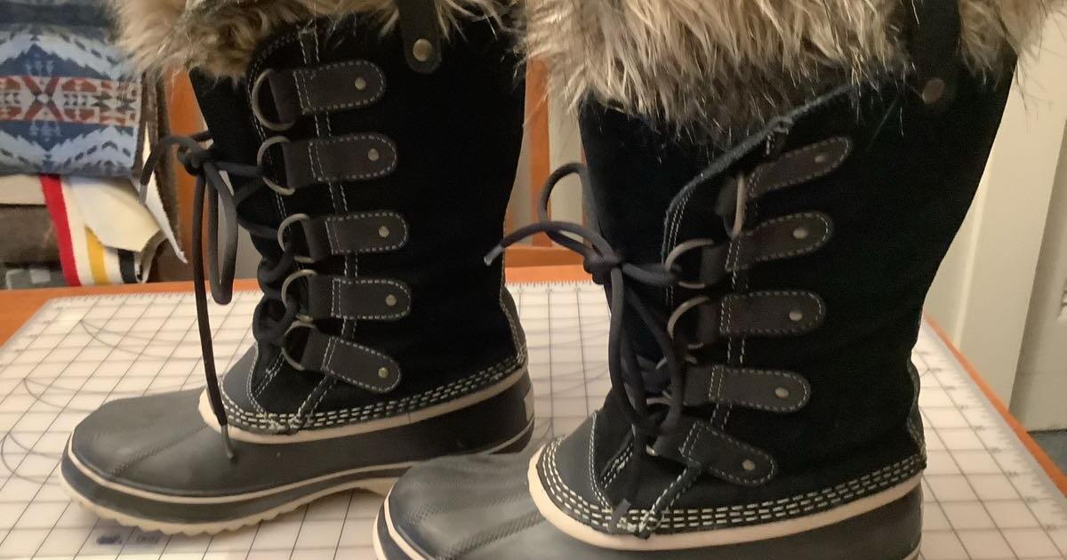 Sorel women’s snow boots size 9 for 65 in Portland, OR For Sale