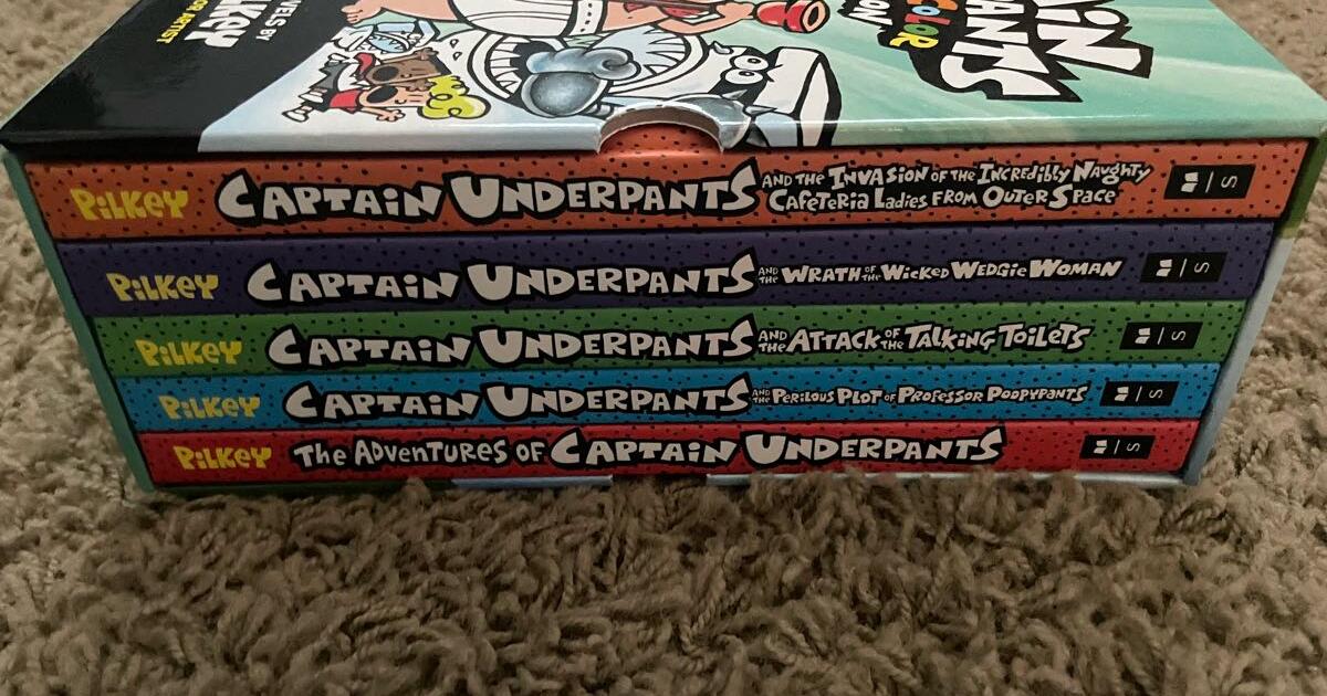 The Captain Underpants Colossal Color Collection (15 Boxed Set) for