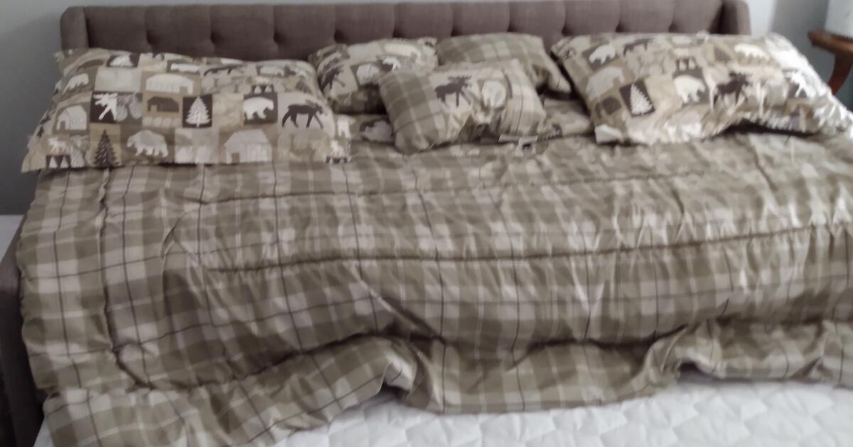 Daybed, China Cab., End Tables for 240 in Millsboro, DE Finds — Nextdoor