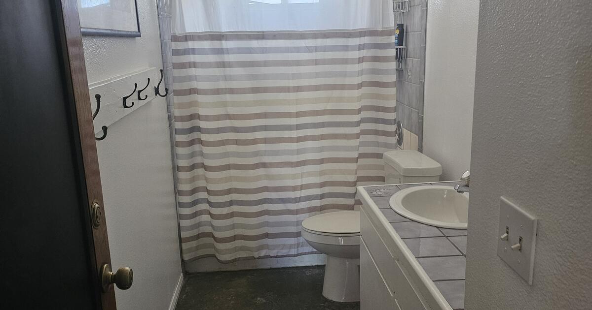 Seniors!!2 Private Rooms for Rent for 950 in Hesperia, CA For Sale