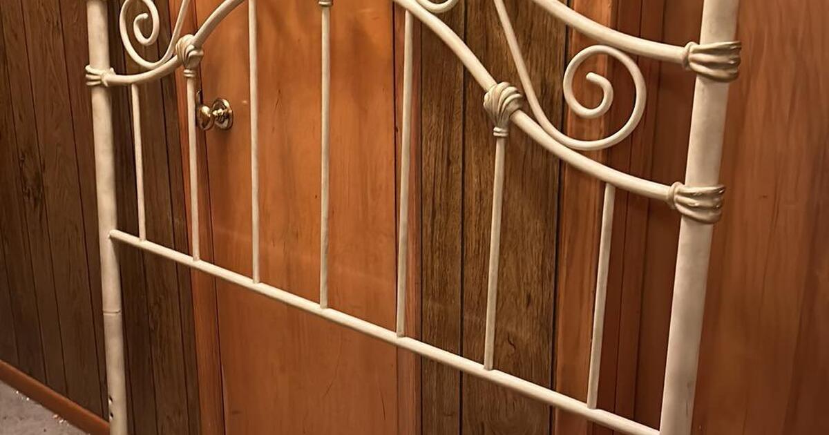 Free Headboard for Free in Kansas City, MO For Sale & Free — Nextdoor