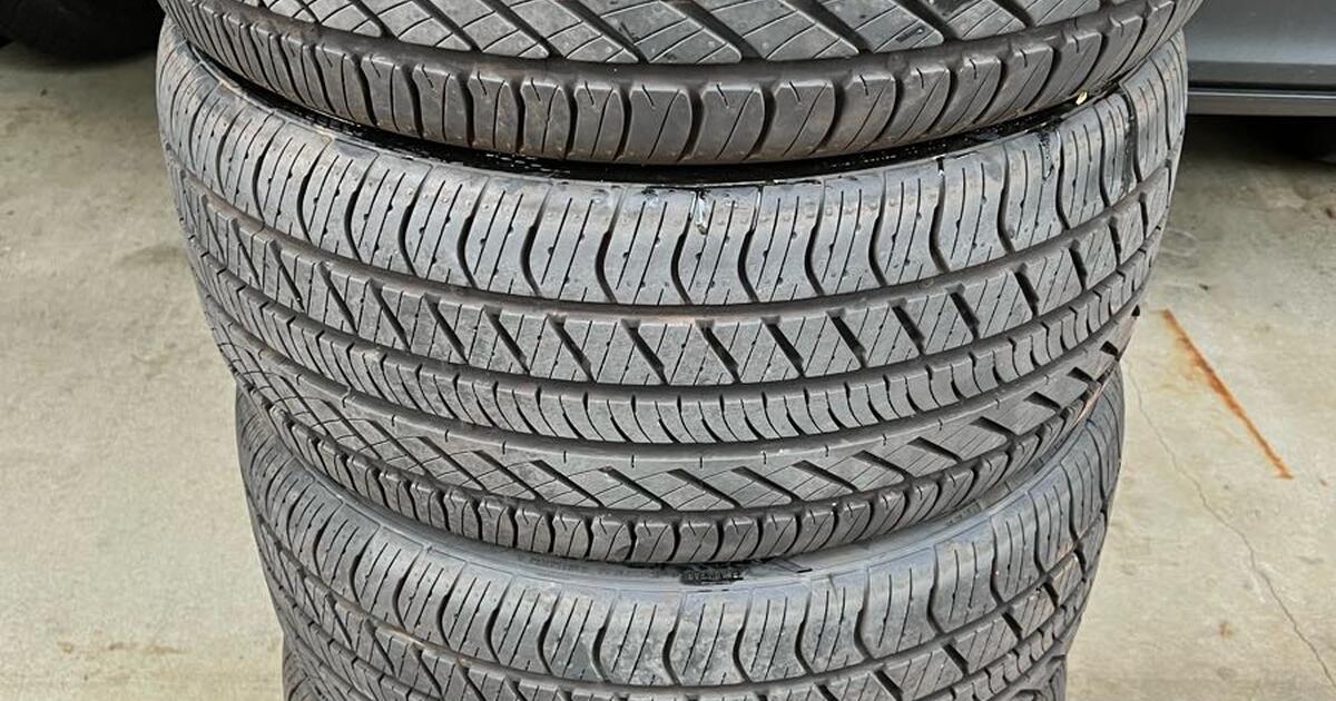 NEW KUMHO ECSTA 4XII 235 45 ZR 17 TIRES for 200 in Brea, CA For Sale