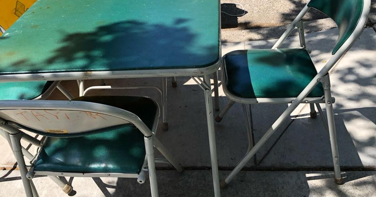 Table and chairs for 25 in Clovis, CA Finds — Nextdoor