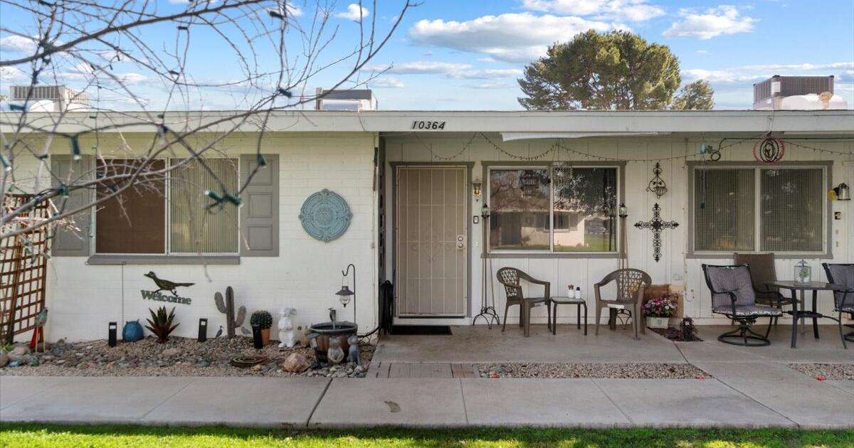 Fully Furnished 1 bedroom 1 bathroom Sun City Condo (55+ Community) for