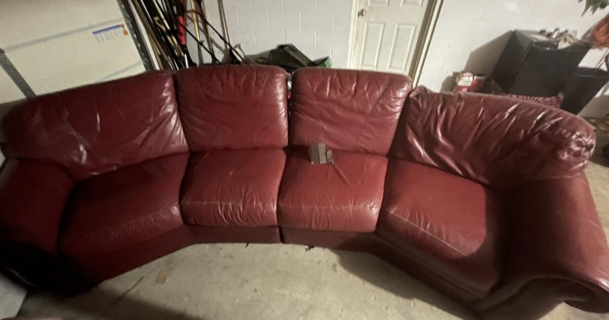 Couch and pictures for Free in Omaha, NE Finds — Nextdoor