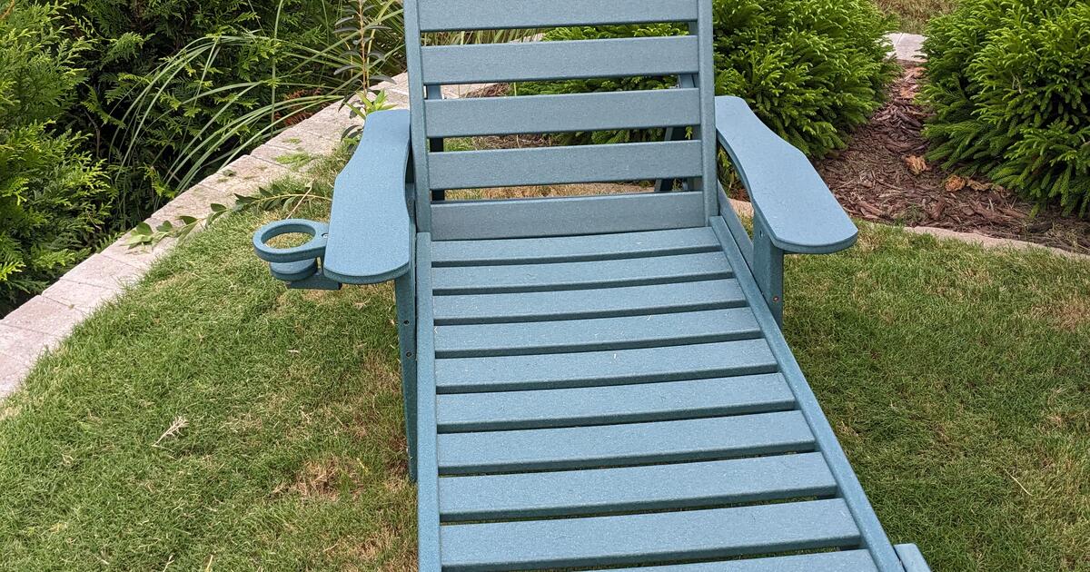 Polywood chaise lounge for 50 in Holly Springs, NC For Sale & Free