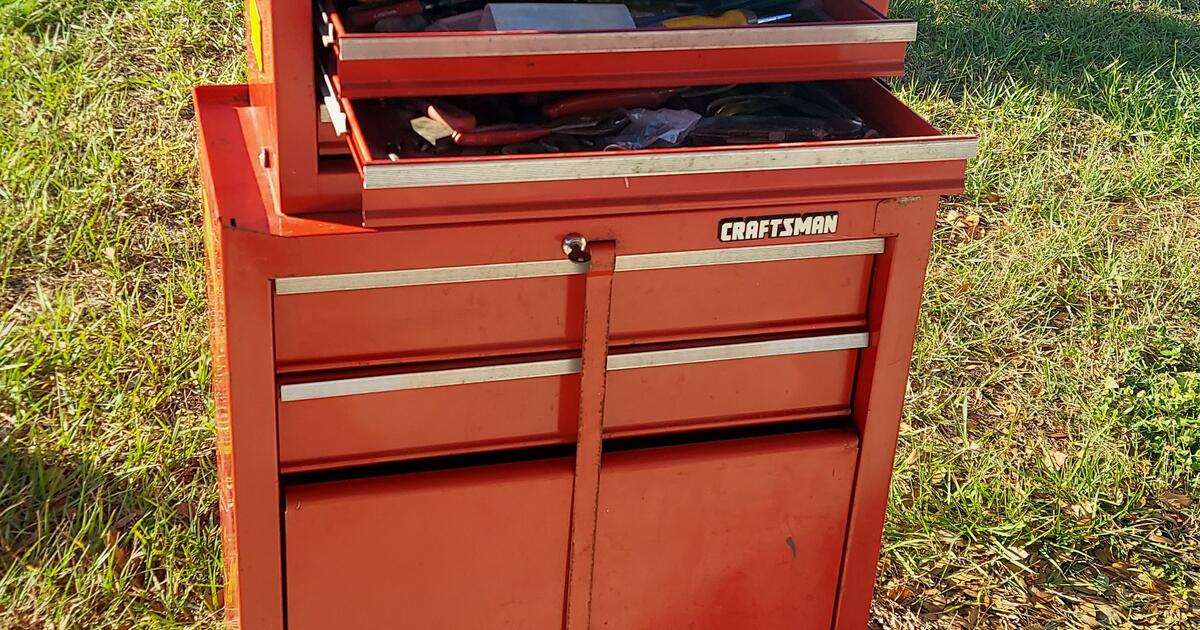 Garage Sale 1518 Picardy Cir Clearwater in Clearwater, FL For Sale