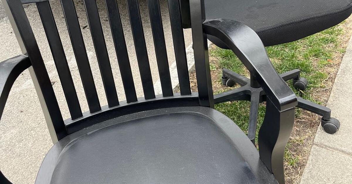 Free Office Chairs for Free in West Roxbury, MA For Sale & Free