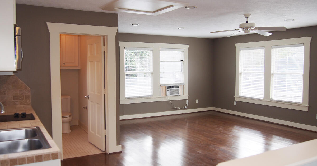 Heights Garage Apartment for 1200 in Houston, TX For Sale & Free