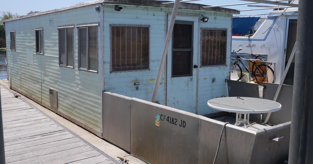 Patio Cruiser Houseboat for 4000 in Lodi, CA For Sale & Free — Nextdoor