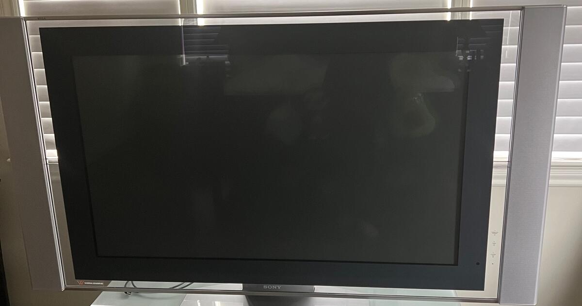 50" Sony Plasma TV PDM5010 for Free in Hillsborough, CA For Sale