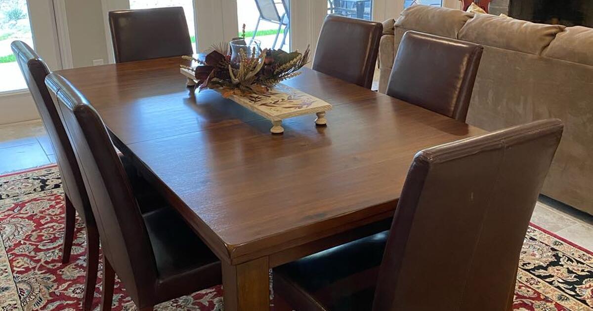 New Ashley Furniture table with leather chairs for 395 in New